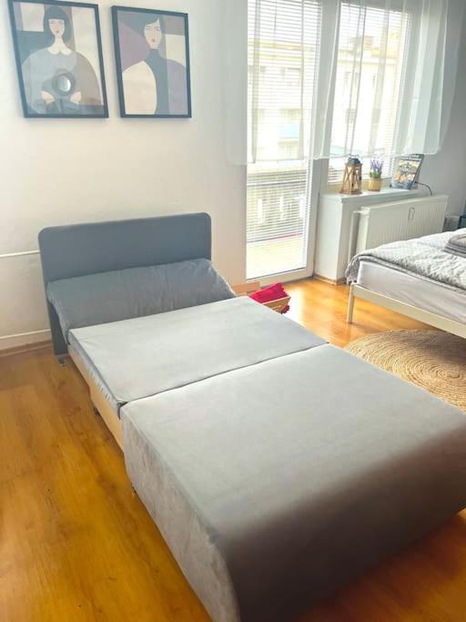 Charming Studio In The Old Town Apartment บราติสลาวา ภายนอก รูปภาพ