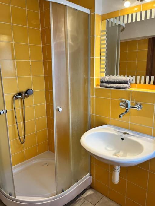 Charming Studio In The Old Town Apartment บราติสลาวา ภายนอก รูปภาพ